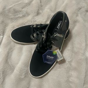 Tom’s Camo Sneakers - Size 8